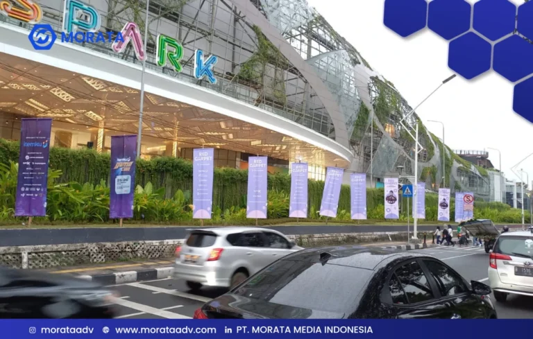 Pasang umbul umbul