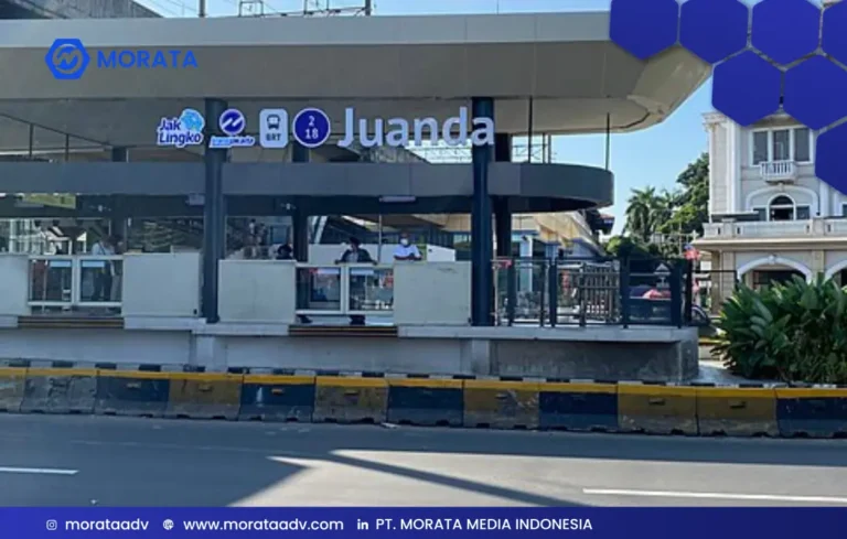iklan di halte transjakarta