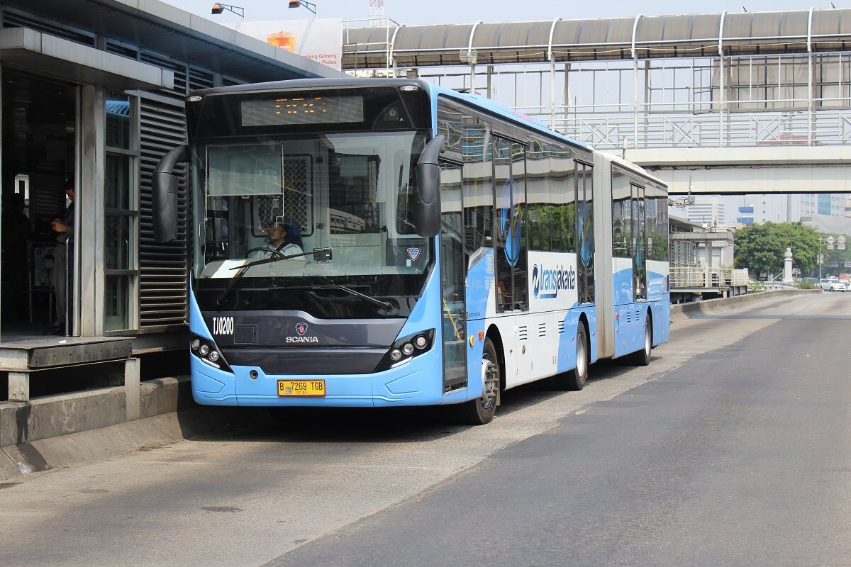 keuntungan iklan di bus transjakarta