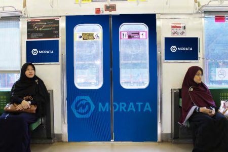 Pasang iklan di KRL dengan interior door